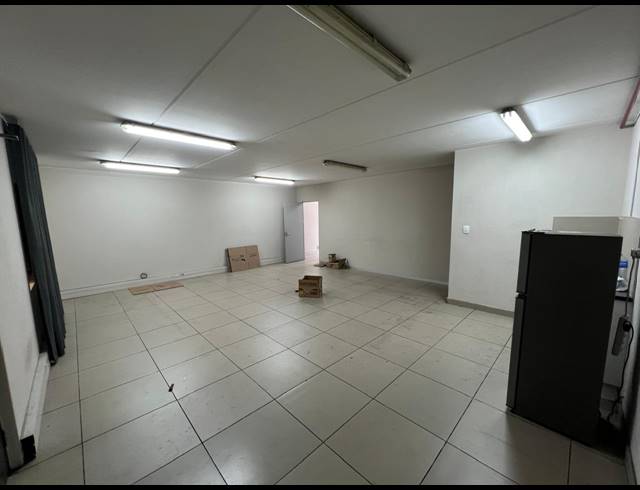461M² WAREHOUSE TO LET IN STRIJDOMPARK